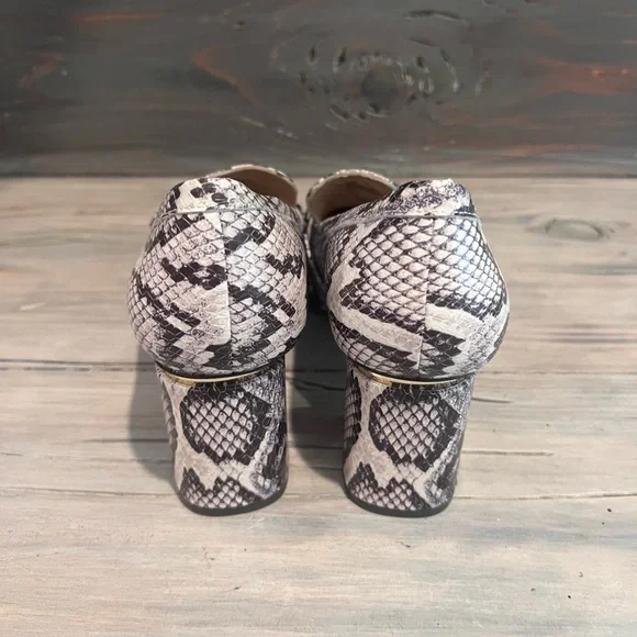 (SOLD) Antonio Melani Women's White Snake Print Shoes - Picture 4 of 5